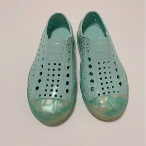 Native Jefferson light green marbled kids shoes